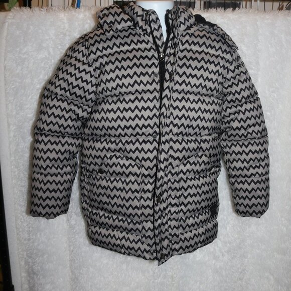 ToTo Heros kids puffer jacket 130 or size medium - Picture 11 of 16